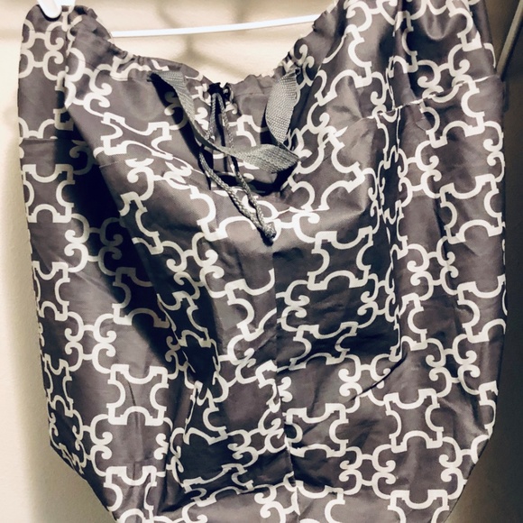 Laundry hamper - Picture 2 of 2